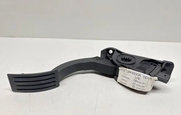Ford Focus Accelerator throttle pedal EV619F836AA 6PV01036880 31715
