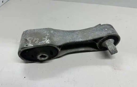 BMW 2 F45 Engine mount bracket 6885786 010518 17276810