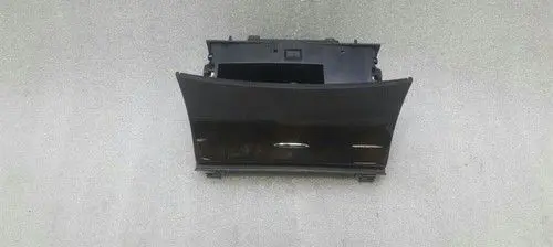 Mercedes-Benz CLS C219 Car ashtray A2116802852