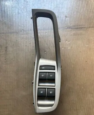 Chevrolet Orlando Electric window control switch 13310205 251897