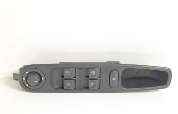 Renault Zoe Electric window control switch 254008973R MP6846