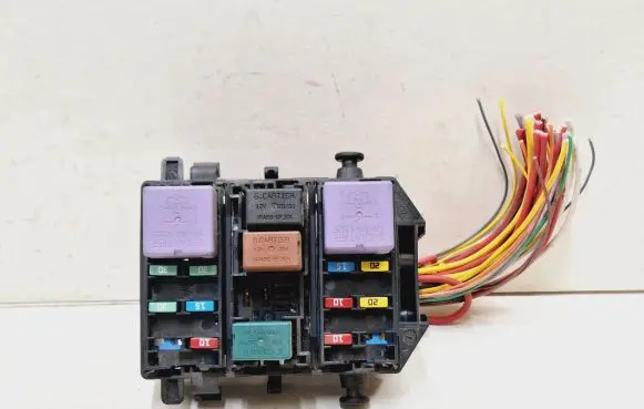 Renault Espace - Grand espace IV Fuse module 8200003634 05388