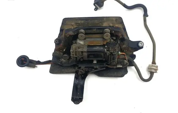 Audi A6 C7 Air suspension compressor/pump 4G0616005D