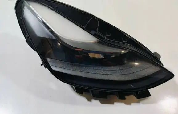 Tesla Model 3 Headlight/headlamp 1514953-00-C