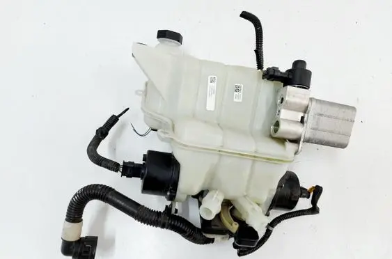 Tesla Model 3 Coolant expansion tank/reservoir 1097016-00-D