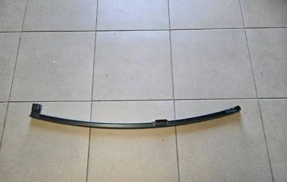Toyota Prius (XW50) Front door windshield rail