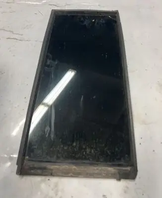 Rear vent window glass