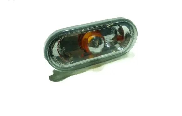 Front fender indicator light