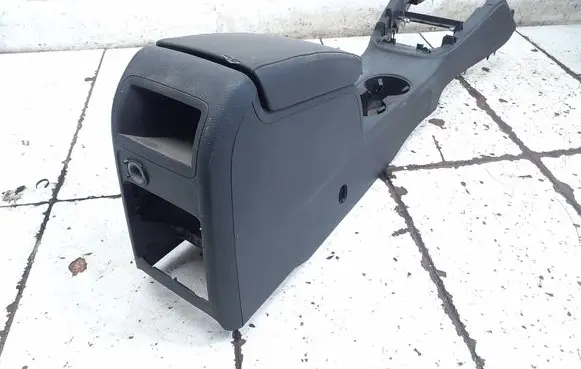 Volkswagen Jetta VI Center console 5C6862535B