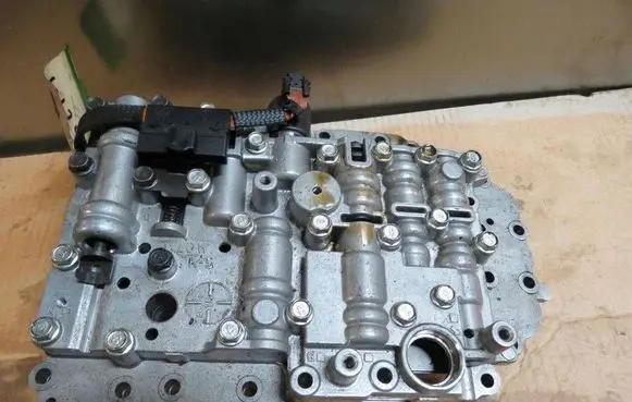 Hyundai i30 Transmission gearbox valve body 03V10G23D129 A4CF1
