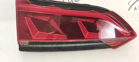 Volkswagen Touareg III Tailgate rear/tail lights 760945307 184919516 17093F