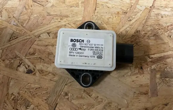 Audi A6 S6 C5 4B ESP acceleration yaw rate sensor 8E0907637B 0265005618