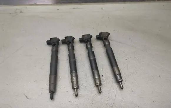 Fuel injectors set