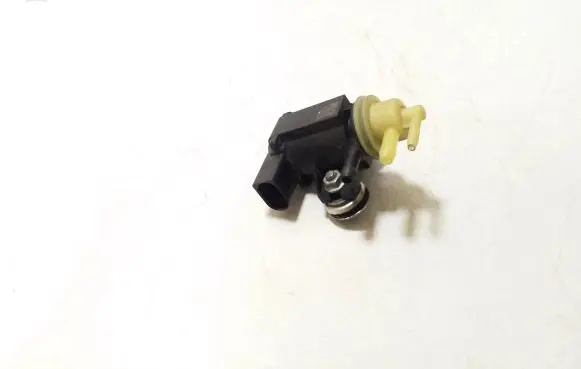 Volkswagen Tiguan Turbo solenoid valve 1K0906627B 04L131051AL 4011464A