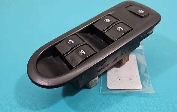 Renault Megane II Electric window control switch 156018070E IMPRK1516165