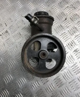 Toyota Corolla Verso AR10 Power steering pump
