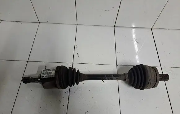 Volvo V70 Front driveshaft P30735349 T060307 8150121477