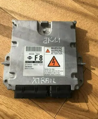 Nissan X-Trail T30 Engine control unit/module 23710EQ405 2758003802