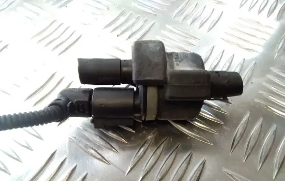 Audi A6 S6 C5 4B Turbo solenoid valve 058133459 42115907