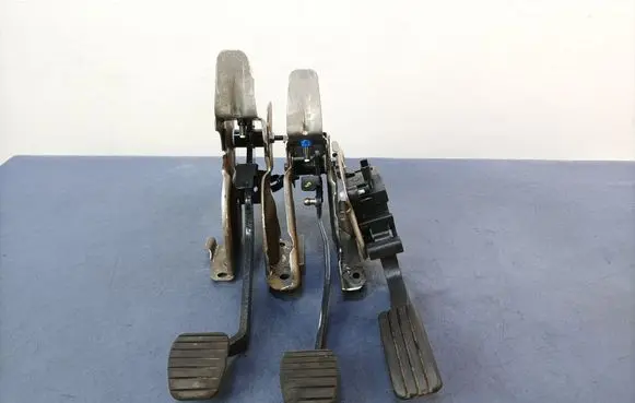Dacia Lodgy Accelerator throttle pedal 465031703R