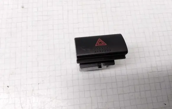 Toyota Avensis T220 Hazard light switch 153309