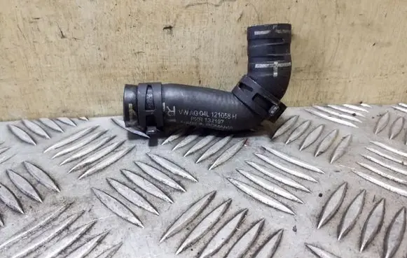 Volkswagen PASSAT B8 Engine coolant pipe/hose 04L121058H