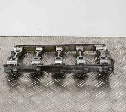 Volkswagen Golf V Other engine bay part 03G103308C