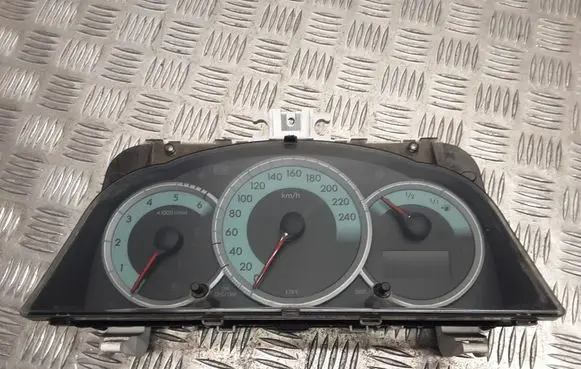 Toyota Corolla Verso AR10 Speedometer (instrument cluster) 838000F091