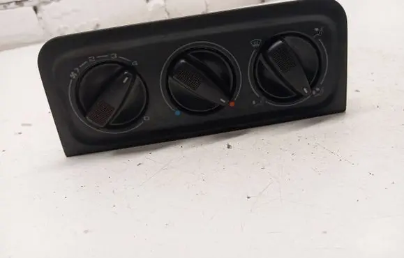 Seat Toledo I (1L) Climate control unit 1H0819045A 1H0820045