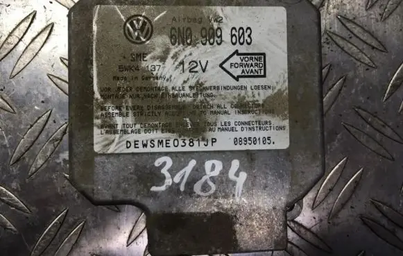 Volkswagen Golf III Airbag control unit/module 6n0909603 5wk4137