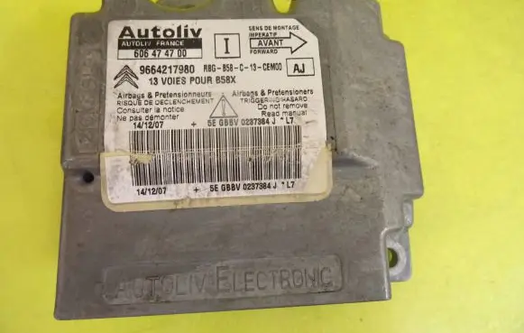 Citroen C4 Grand Picasso Airbag control unit/module 606474700