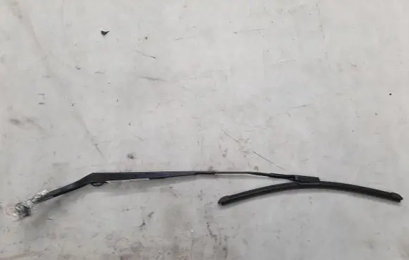 KIA Sportage Front wiper blade arm 