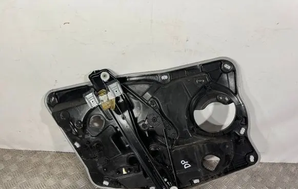 Fiat 500X Front window lifting mechanism without motor