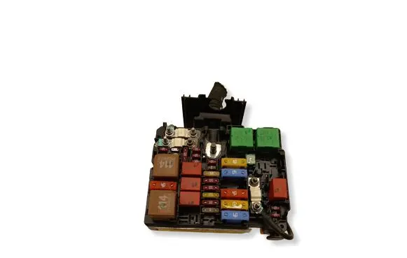 Peugeot 208 II Fuse module 9804848580