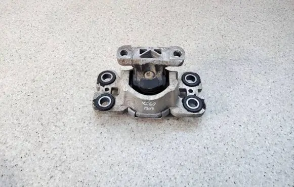 Volvo XC60 Engine mount bracket 31316875