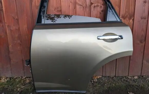 Infiniti FX Rear door