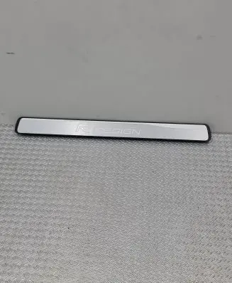 Volvo XC60 Front sill trim cover 33436021 BQ2FA