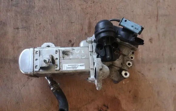 Ford Galaxy EGR valve cooler V29004027