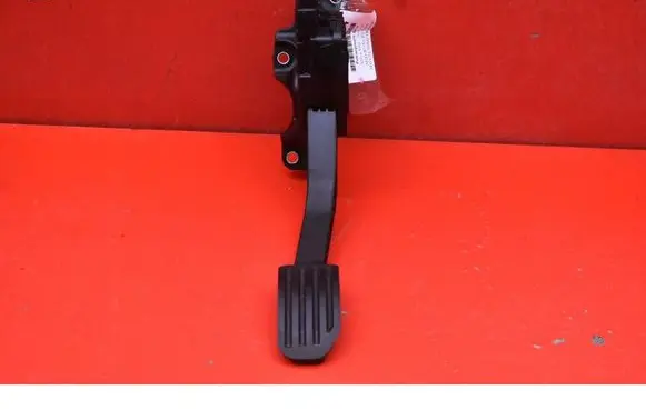 Volvo V60 Accelerator throttle pedal 31329061
