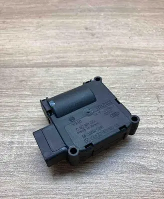 Audi A8 S8 D3 4E Air flap motor/actuator 4E0820511 0132801323