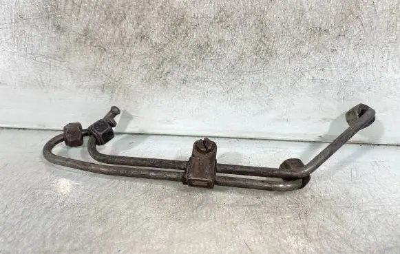 Audi 80 90 S2 B4 Fuel injector supply line/pipe 