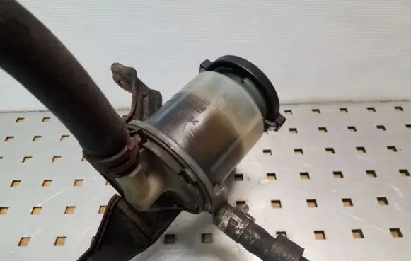 Toyota RAV 4 (XA20) Power steering fluid tank/reservoir