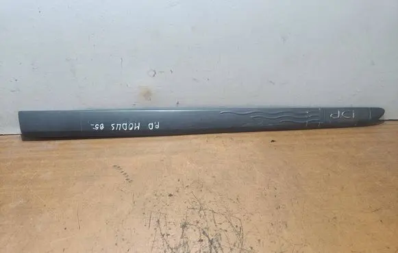 Renault Modus Front door trim (molding) 8200213739 AVD2