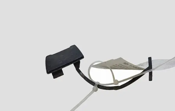Volvo S40 Rear bumper row hook cap/cover 30678001