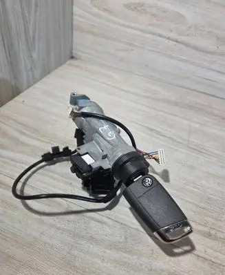 Volkswagen Golf VII Ignition lock 1K0905851