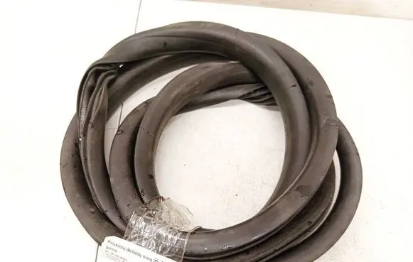 Volvo XC60 Rubber seal front coupe door