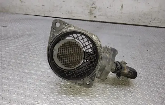 Volkswagen Golf V Mass air flow meter 038906461 0281002757