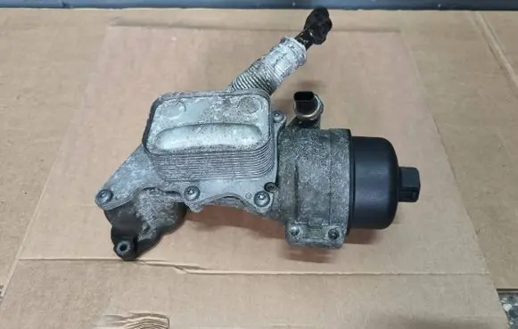 Mini Paceman (R61) Oil filter mounting bracket 8643745 7552687