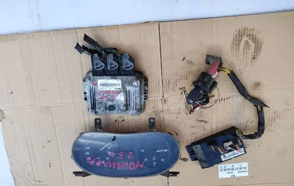 Opel Movano A Engine control unit/module 8200635663