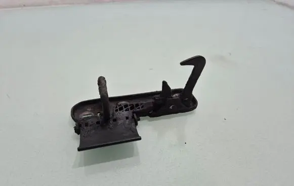 Volkswagen PASSAT B7 Engine bonnet/hood lock/latch loop/hook 3AA823480